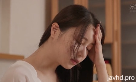 sex cu đen Qua KTX chơi em với bộ đồ ren gợi tình