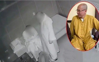 sex nhat ha Đang chơi thì anh quay mặt rồi tét vú